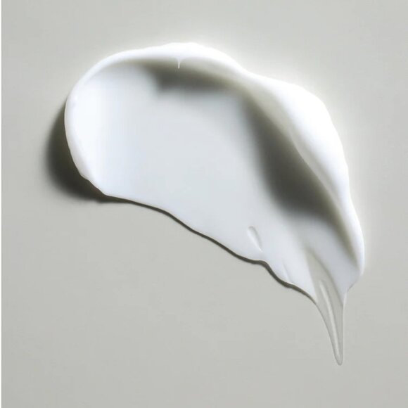 Alo Luminizing Face Moisturizer - Picture 3 of 3